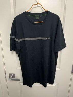 BOSS Men's Black Short-Sleeve Crewneck Tee in size L